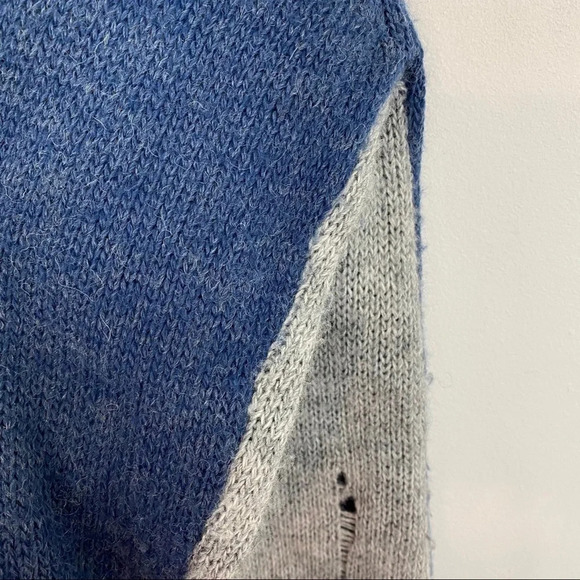 Another Story NYC Distressed Sweater Womens Size Medium Grey Blue Long Sleeve - Picture 4 of 11
